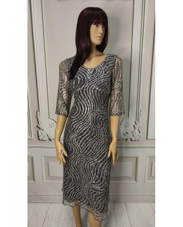 Błyszcząca sukienka z cekinami (2)