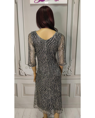 Błyszcząca sukienka z cekinami (5)