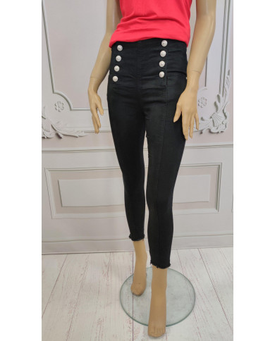 Czarne spodnie typu pushup (4)