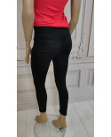 Czarne spodnie typu pushup (2)